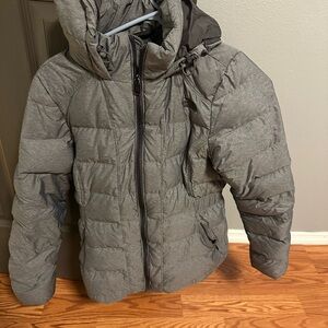 The North Face Women’s Gray Puffer Jacket